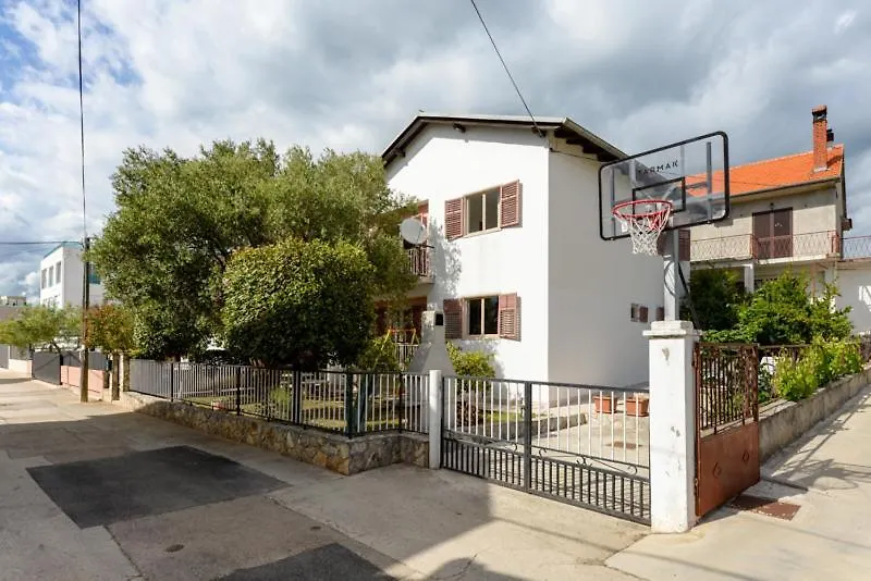 Apartments Yo Lee Bibinje