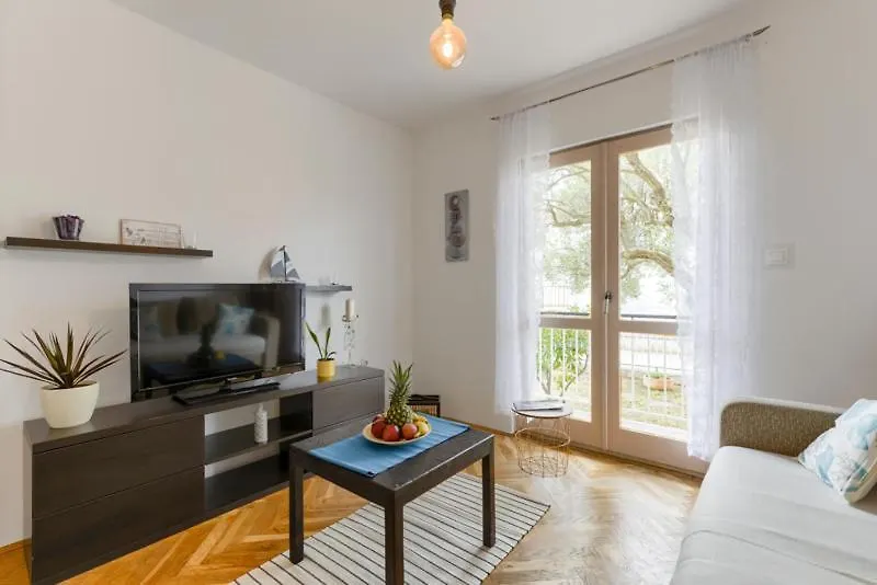 Apartments Yo Lee Bibinje