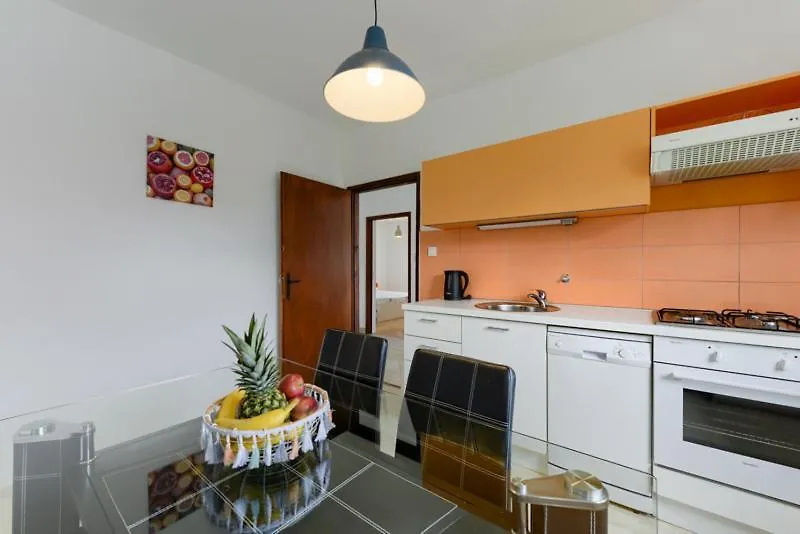 Apartments Yo Lee Bibinje