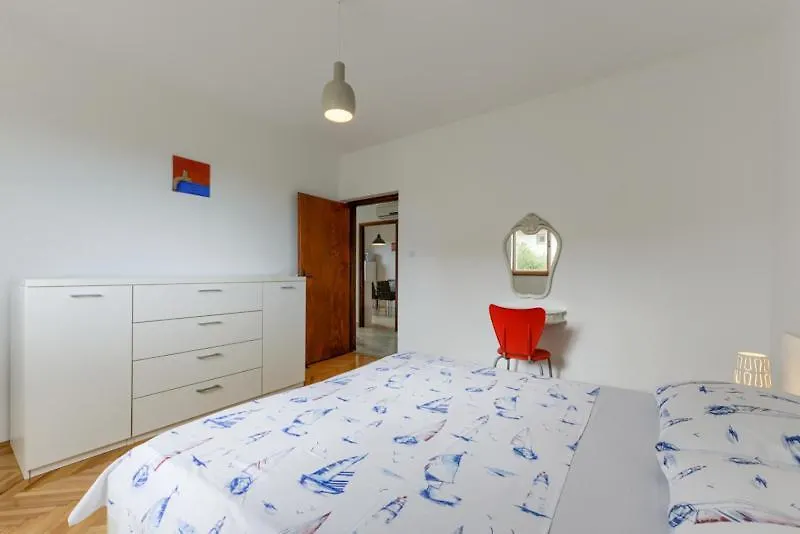 Apartments Yo Lee Bibinje