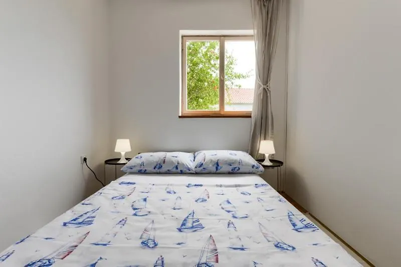 Apartments Yo Lee Bibinje 0*,
